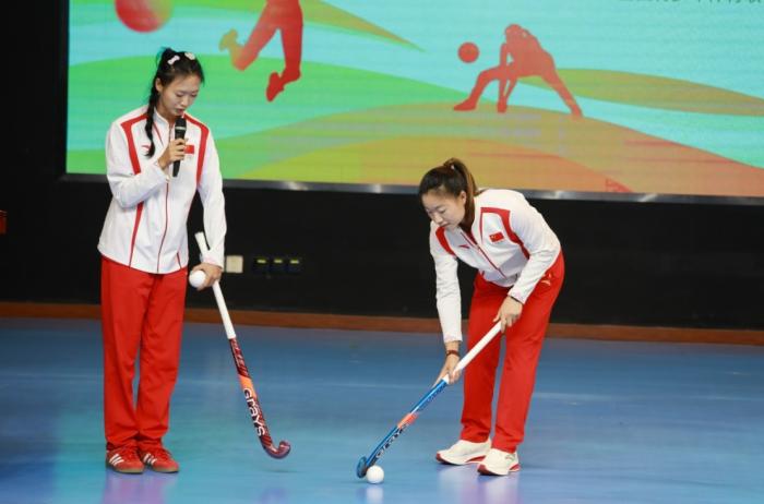 2024年中国国家队公益服务大行动走进天津校园，