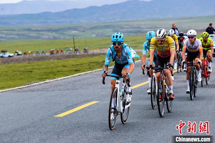 第二十三届环湖赛赛程过半，车手从“清清黄河