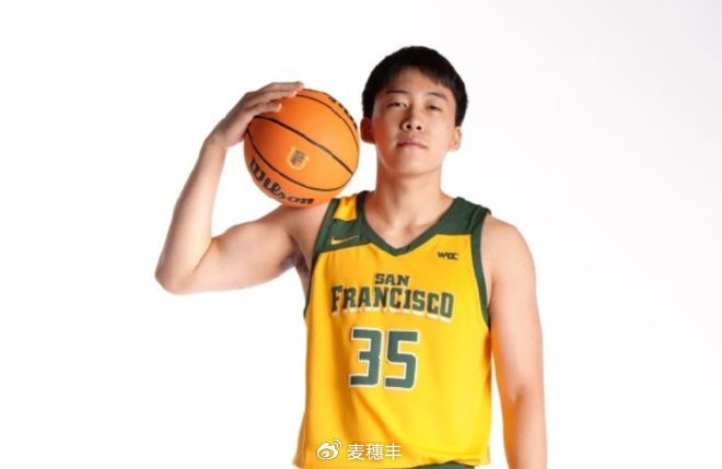 中国留学生篮球之路：三名球员面临转校与成长