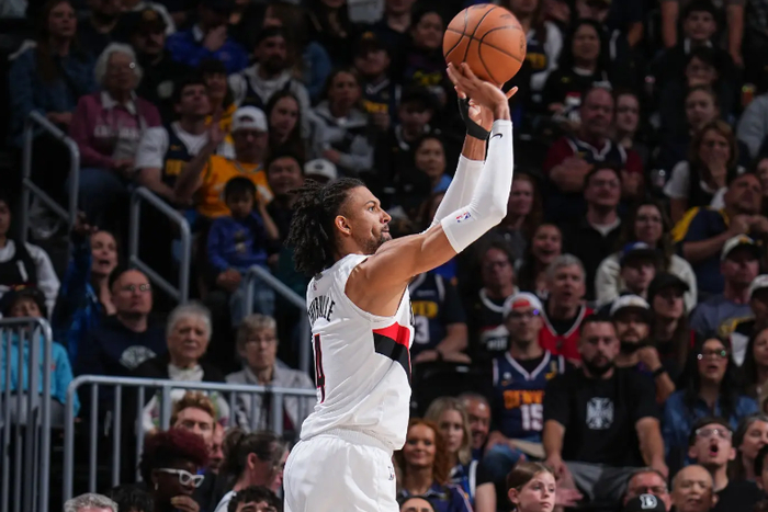 掘金加时逆转开拓者 塞布尔14+5抢断成关键先生